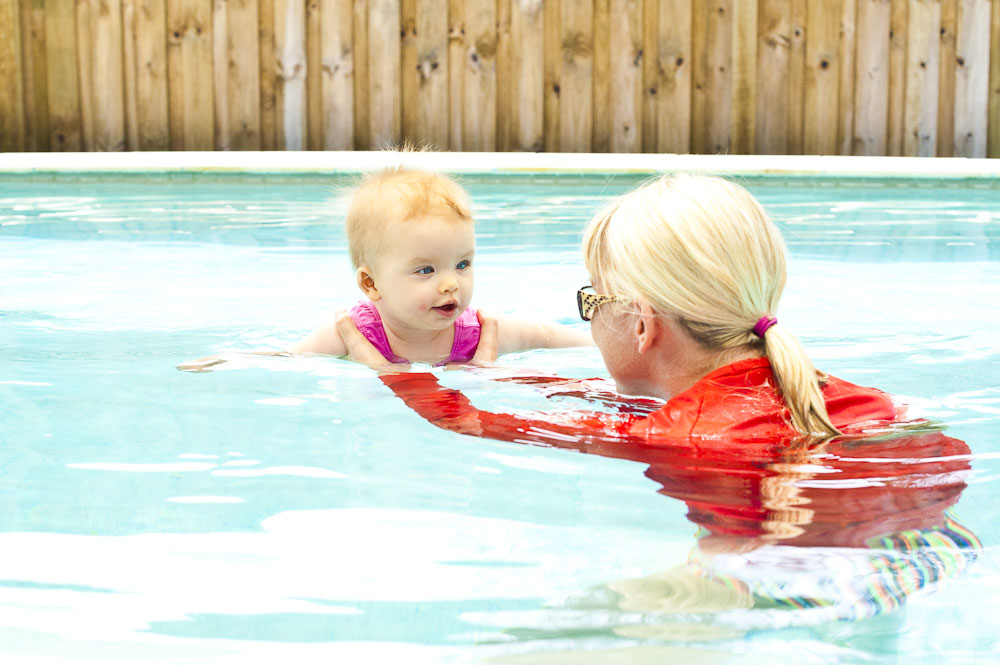 Benefits of Baby Swimming Lessons/ Classes - development, sleep, social